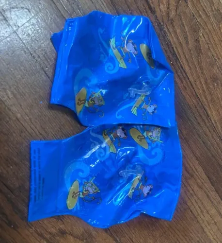 Boia para braços de piscina infantil importada (Desapego)