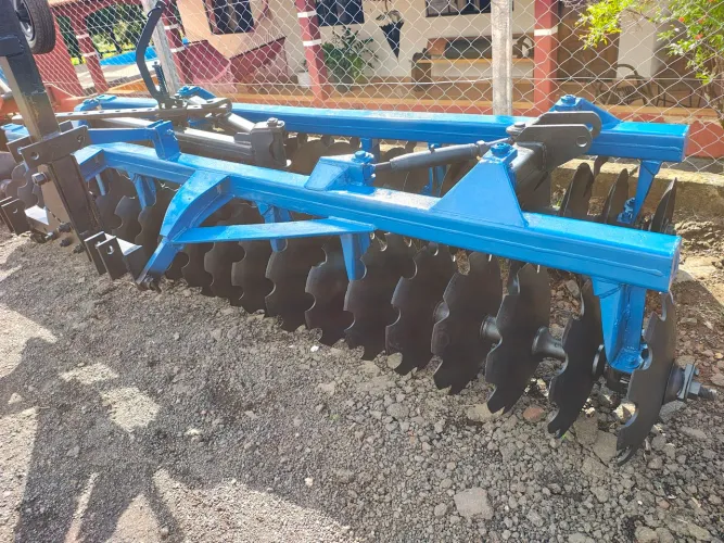 Trator grade niveladora 42 discos