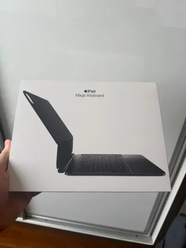 MagicKeyboard Apple iPad pro m4/m5 LACRADO