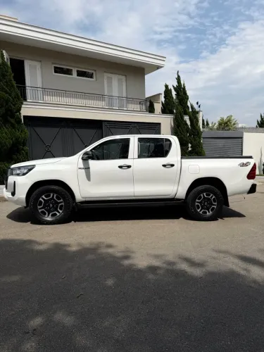Toyota Hilux CD 4X4 2.8 Diesel Mec. 2023