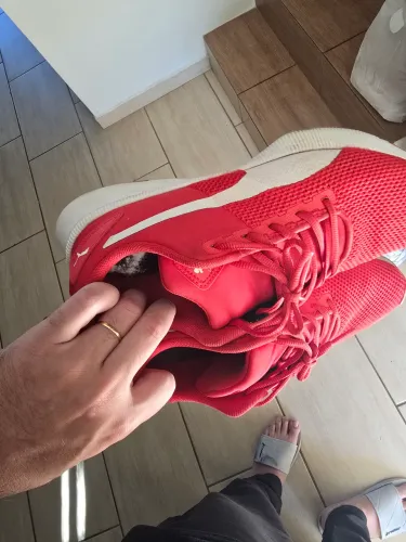 Tenis puma vermelho e branco