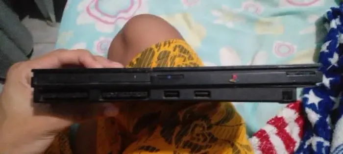 OPS2 QUEBRADO COM PENDRIVE 16G MAS UM CONTROLE 