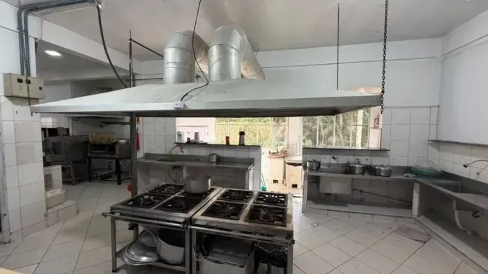 Imóvel para aluguel tem 100 metros quadrados em Floresta - Joinville - SC