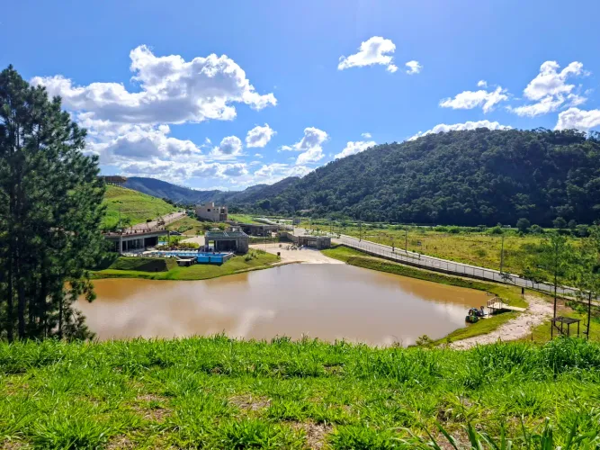 Lote no Condomínio Estrela do Lago