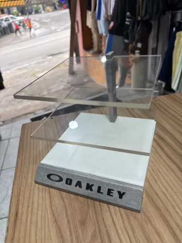 Expositor da Oakley Oficial 