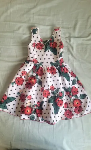 Vestidos para a sua princesa (tamanho 4 anos) - bem novinhos