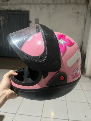 Capacete feminino 