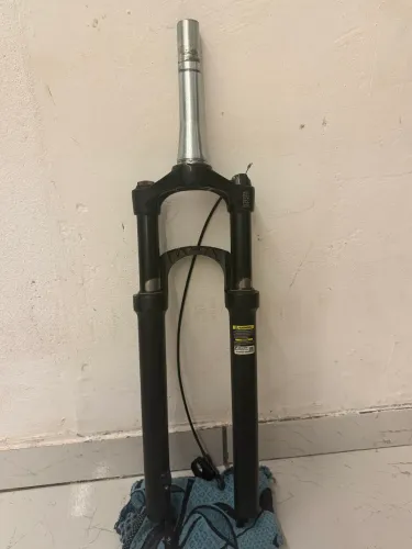Suspensão Aro 29 Boost Tapered Trava Remota 100mm