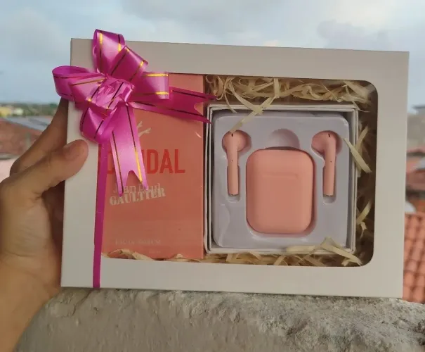Presente de dia dos namorados - fone de ouvido bluetooth i12 + perfume + embalagem 