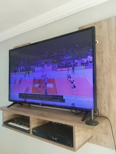 Tv smart LG 40 polegadas seminova!