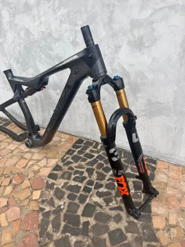 Quadro orbea full carbon e suspensão fox kaschima