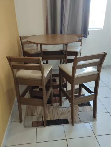 Conjunto de Mesa Bistrô c 4 cadeiras