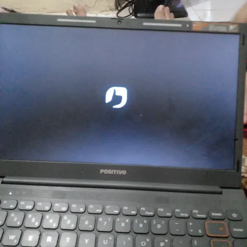 Vendo netbook positivo semi novo