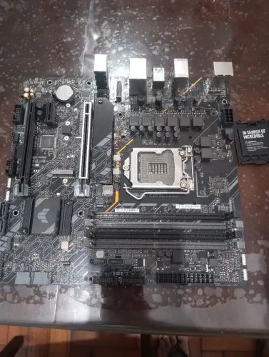 PLACA MÃE TUF GAMING B560M- E COM DEFEITO 