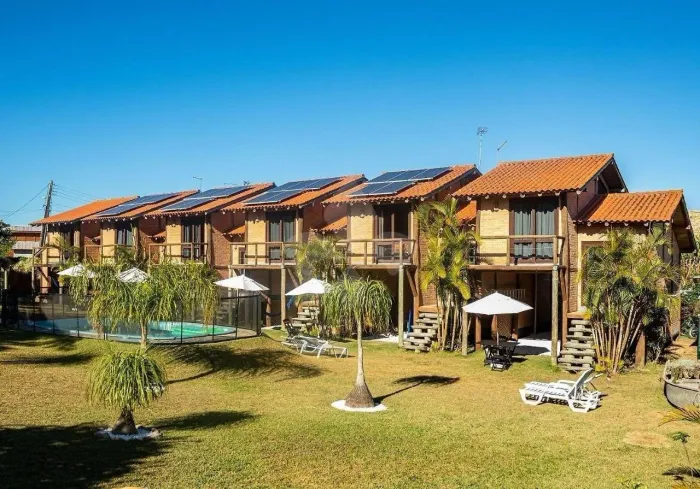 Pousada com 6 casas na Praia do Rosa em Imbituba/SC