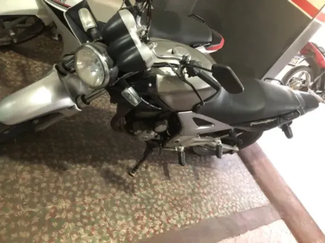 Moto Twister zelada