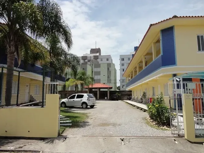 Ótima kit mobiliada próximo à Beira-Mar de São José