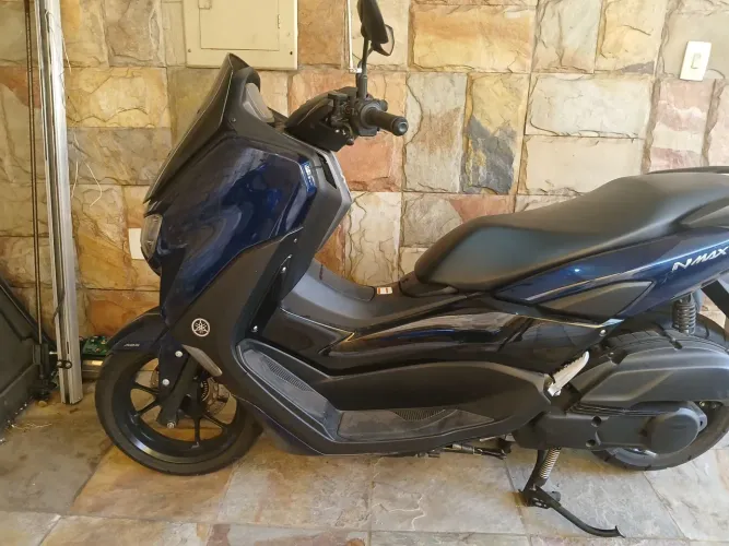 Novíssima com baixa km e único dono