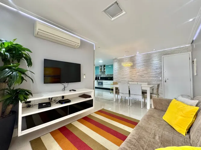Apartamento reformado à venda nas Astúrias no Guarujá | Q Vista Inteligência Imobiliária G