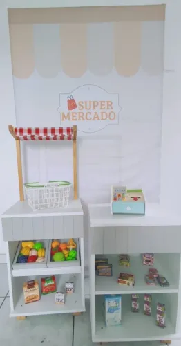 Vendo linda brinquedoteca novinha pronta para encantar crianças!