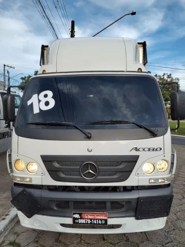 MB 1016 Accelo Baú - VIA DUTRA CAMINHÕES - CAÇAPAVA