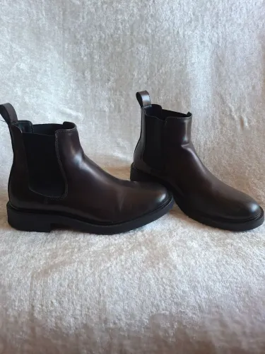 Bota de couro Zara masc "modelo Chealsea"