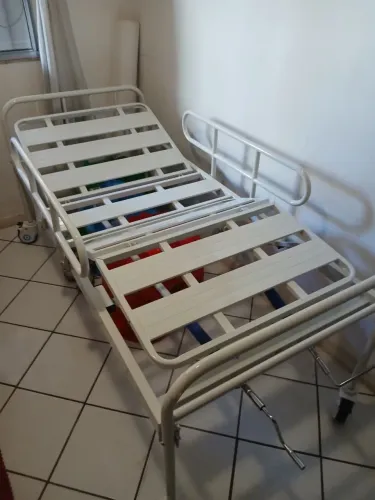CAMA HOSPITALAR - RECÉM COMPRADA
