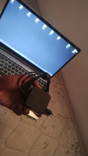 Notebook Lenovo semi novo(PREÇO NEGOCIÁVEL) ATE 650 VENDO!1ano e 6 meses de usado