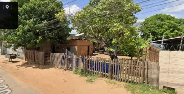 VENDE-SE UM TERRENO PERTO DA AV. ATAIDE TEIVE