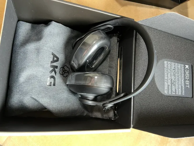 Fone de ouvido AKG Pro