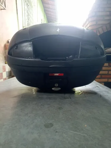Bauleto GIVI 45L + Suporte Baú Scam