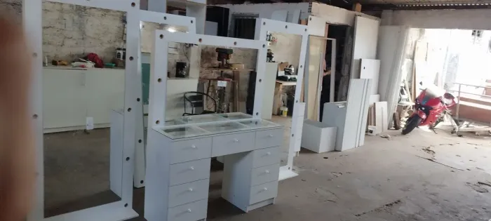 Quite de penteadeira e espelho camarim 