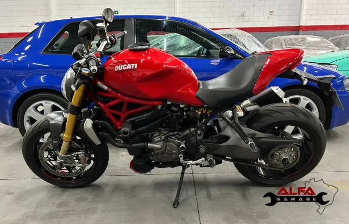 Ducati Monster 1200s