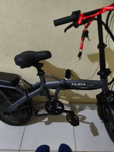 Vende se uma blicleta elétrica