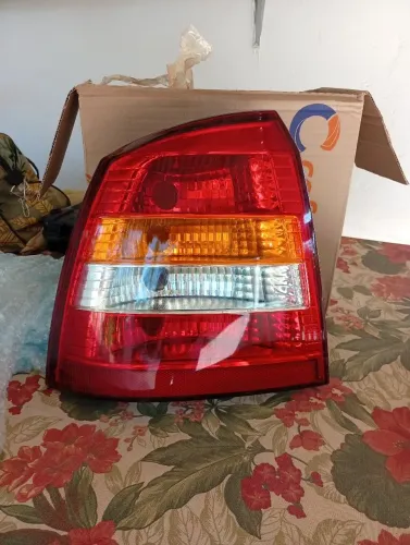 Lanterna traseira do astra Hatch 