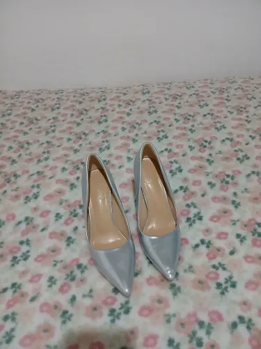 Sapatos  e roupas 