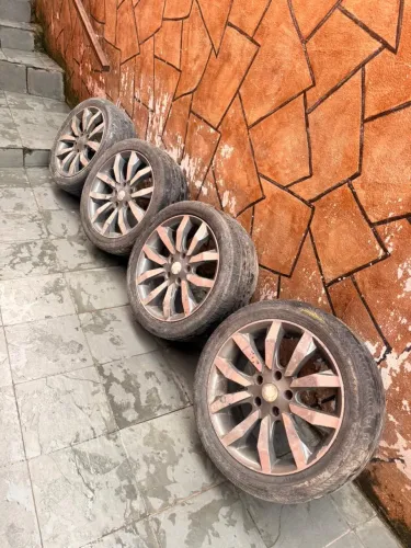 Vende se rodas 17? Vectra 