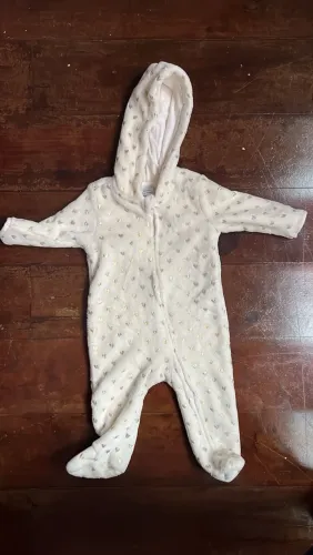 Macacão 6 a 9 meses