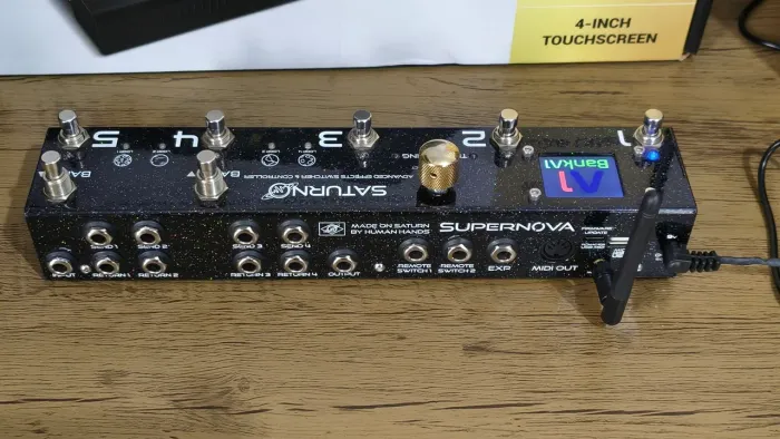 Controlador MIDI - Saturno Supernova