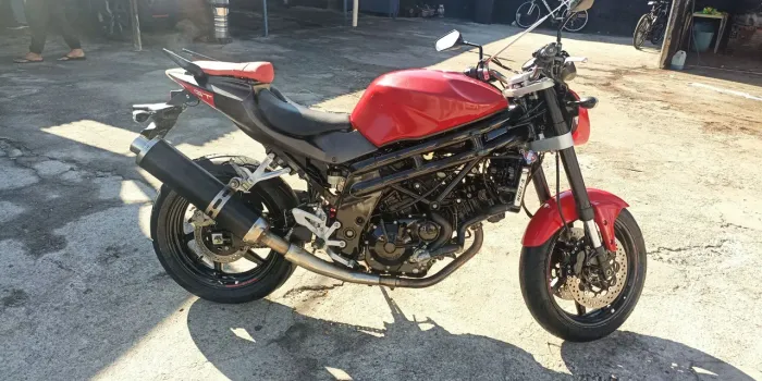 Vendo comet hyosung GT650