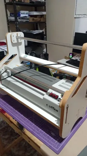 Plastificadora e laminadora A3 C-Office e Suporte para bobina de Bopp