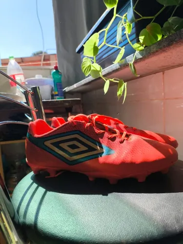 Vendo Chuteira Umbro