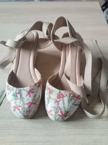Sandália STYLU,S ANABELA floral - excelente estado - tamanho 36