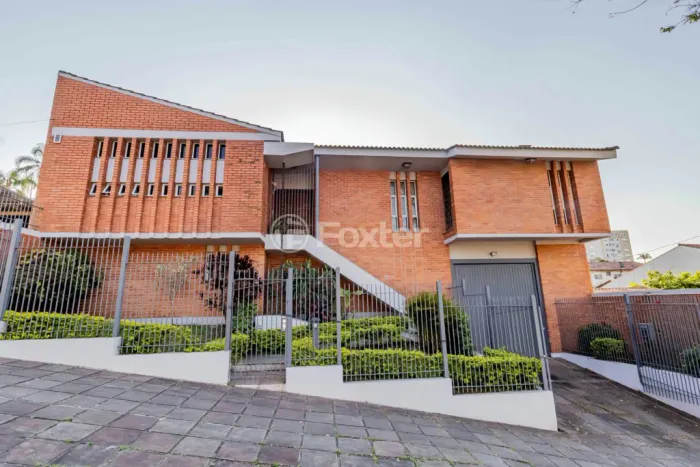 Casa à venda Rua Teixeira de Freitas, Santo Antônio - Porto Alegre