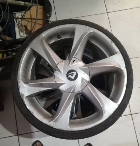 Vendo jogo de Rodas 17