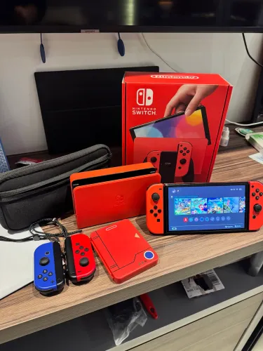 Nintendo Switch OLED Mario Vermelho + 2 Controles Extras + MicroSD 128GB + Case