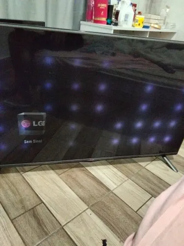 TV LED 49" LG Full HD 49LB6200 - COM DEFEITO NO LED (Com Cinema 3D) (NÃO É SMART)