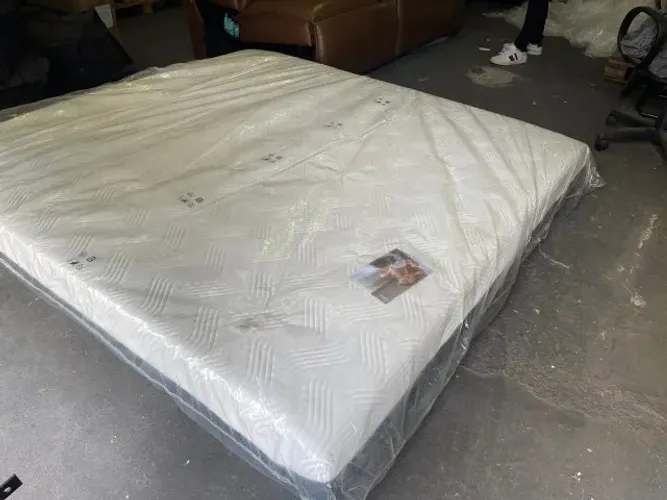 colchão TEMPUR PLUS MEDIUM FIRM King size, na embalagem sem uso