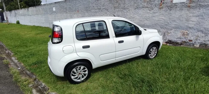 Fiat Uno Attractive 1.0 EVO Fire Flex 8V 5P 2015
