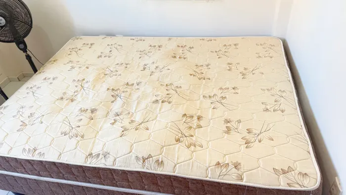 Cama de casal conjugada de molas ensacadas